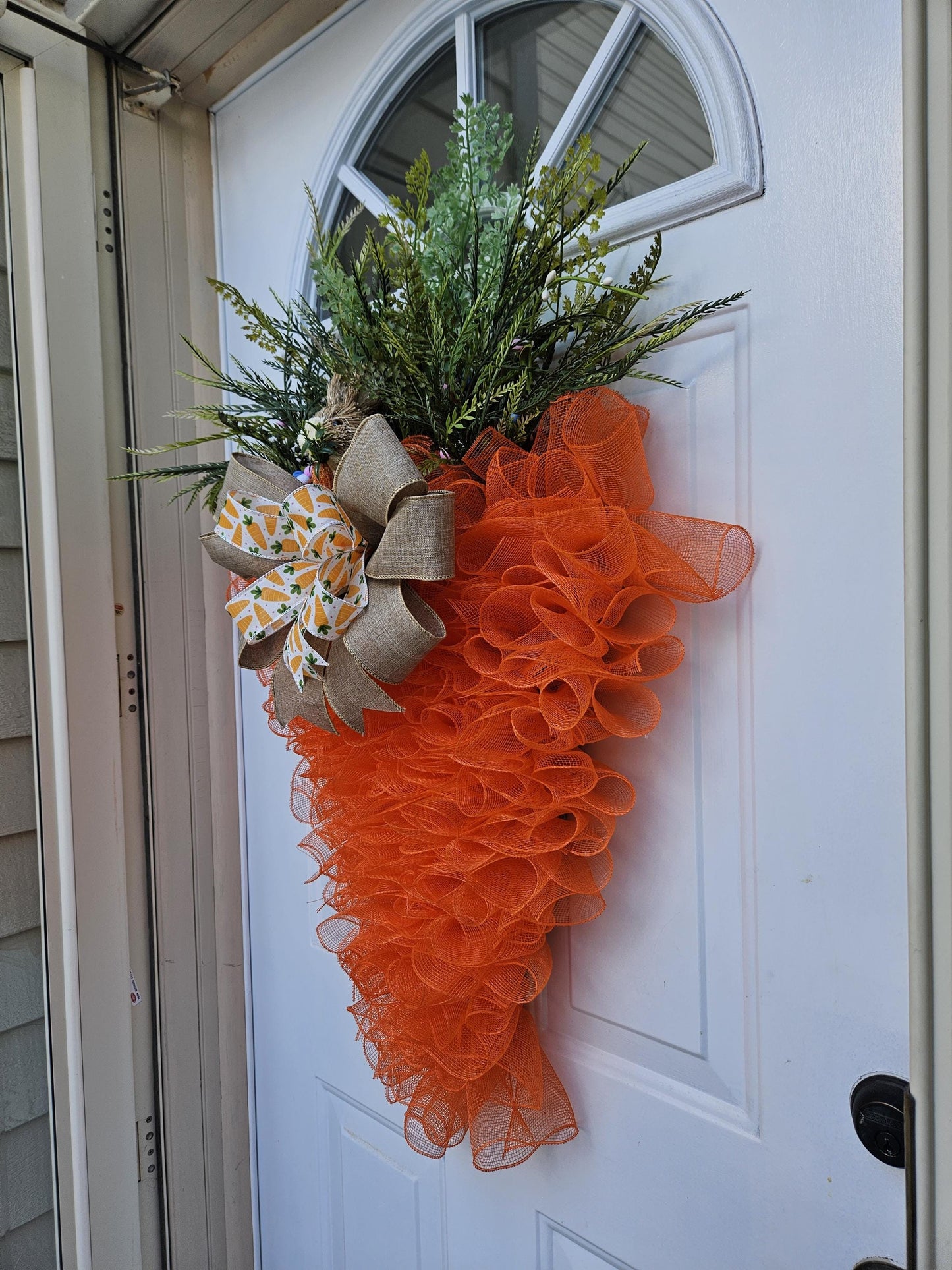 XL Carrot Wreath Door Hanger, Easter / Spring