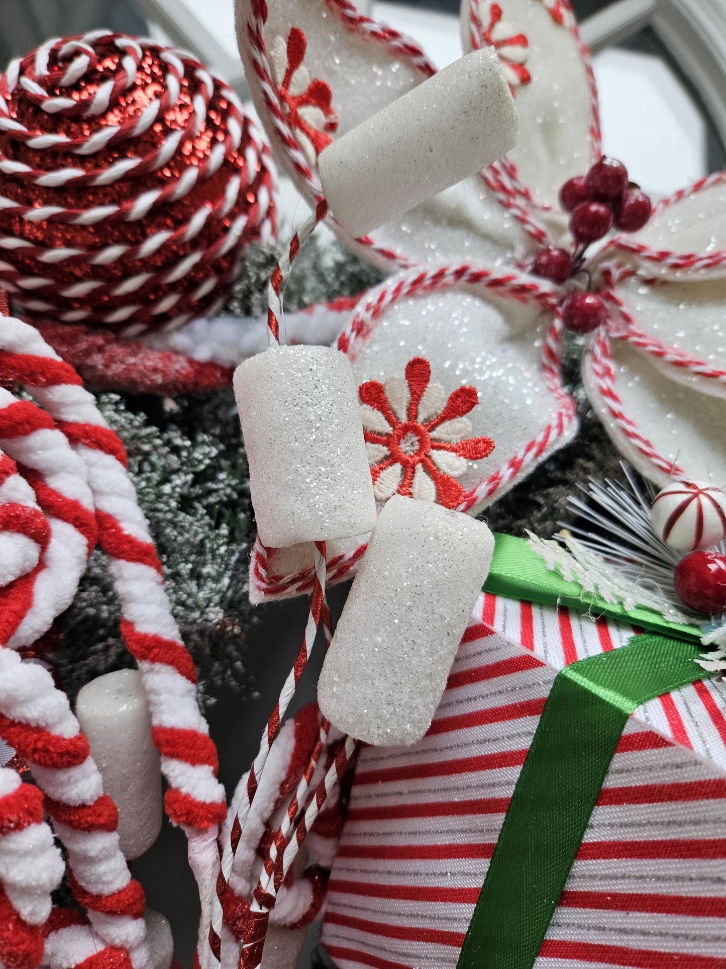 Peppermint Wreath, Christmas Wreath, Candy Christmas