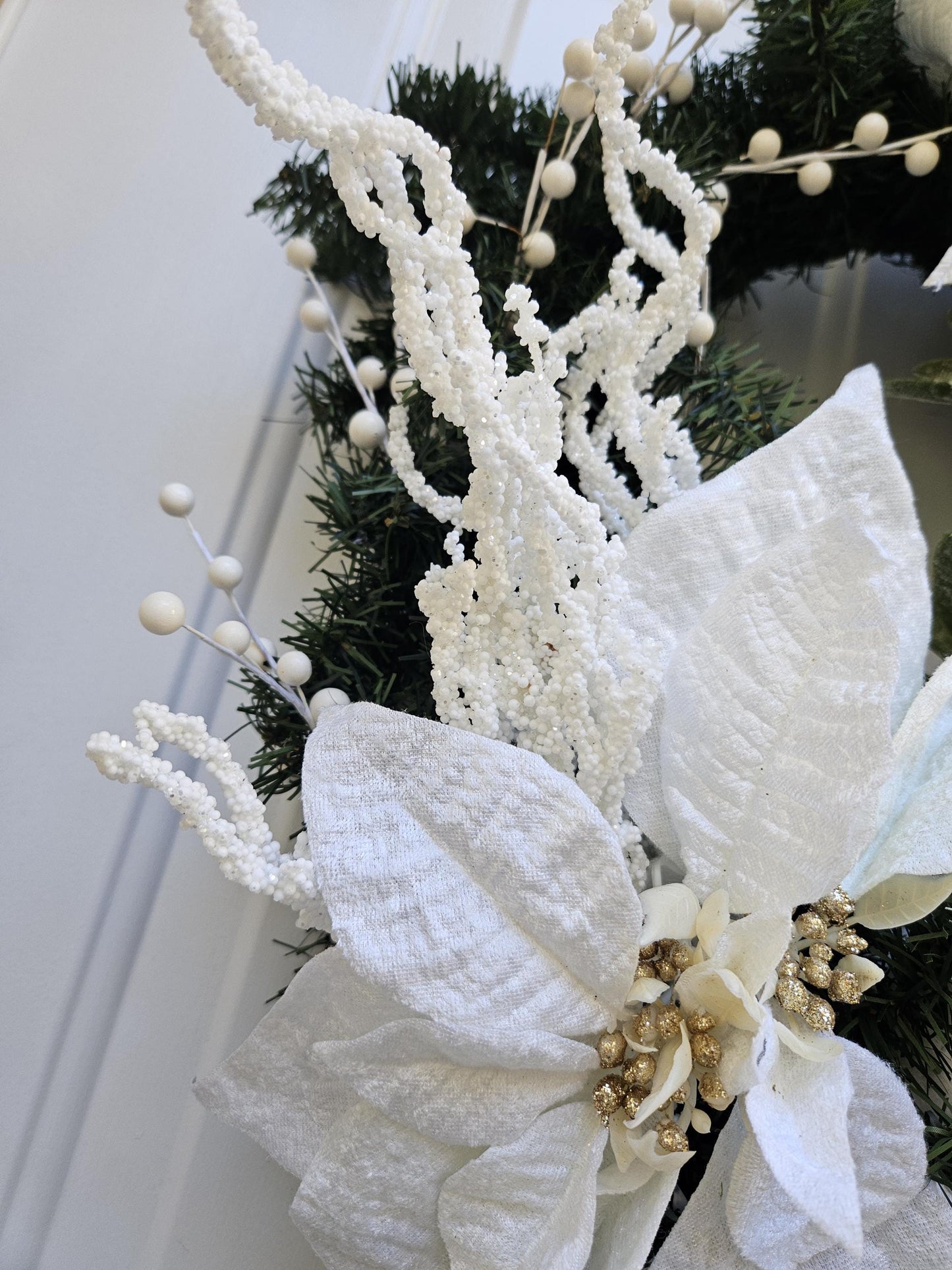 Cream Christmas Present Evergreen Wreath